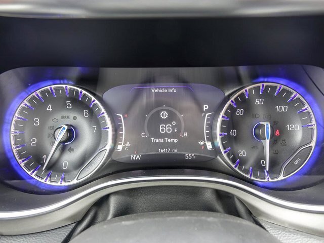 Used 2024 Chrysler Pacifica Pinnacle AWD/4WD image 24