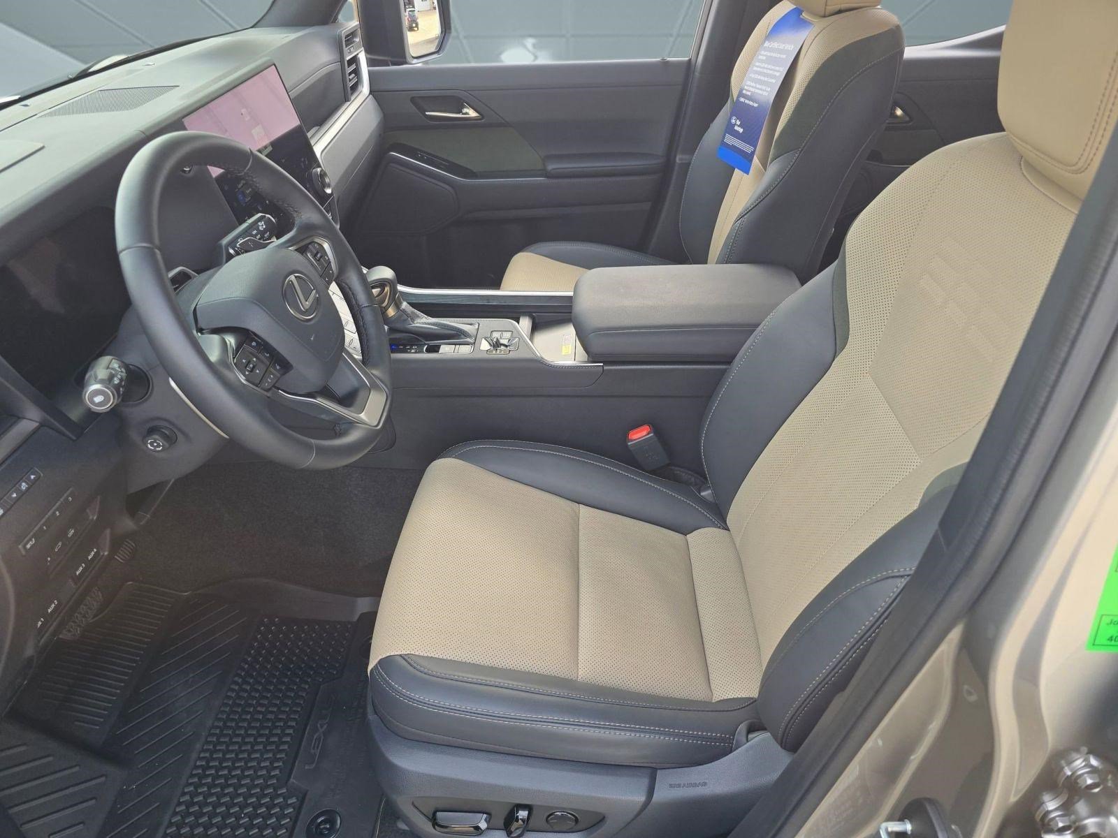 Used 2025 Lexus GX 550 image 5