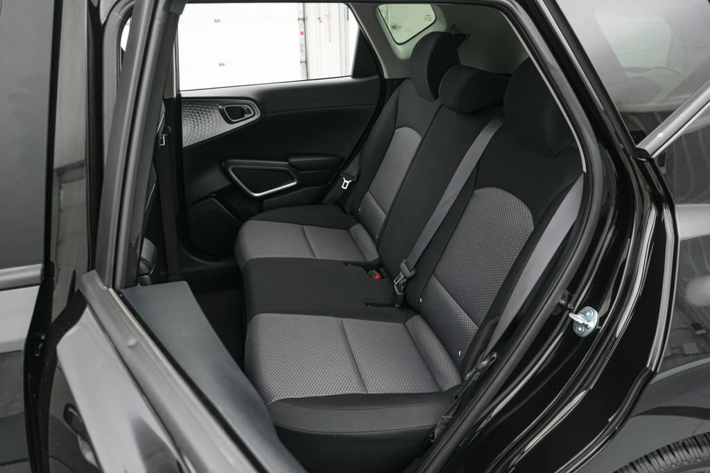 Used 2025 Kia Soul LX FWD image 19