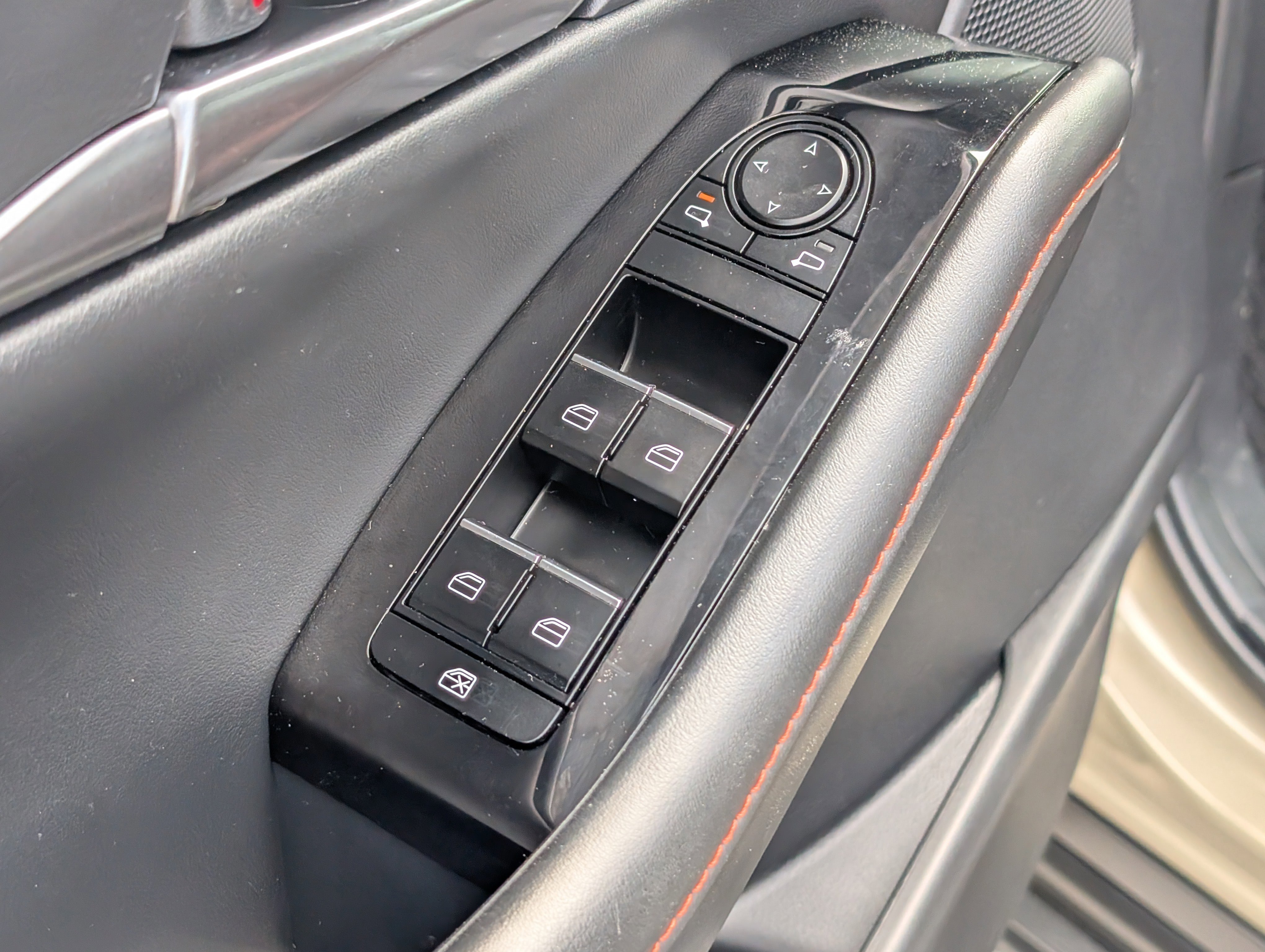 Used 2024 MAZDA CX-30 Carbon image 17