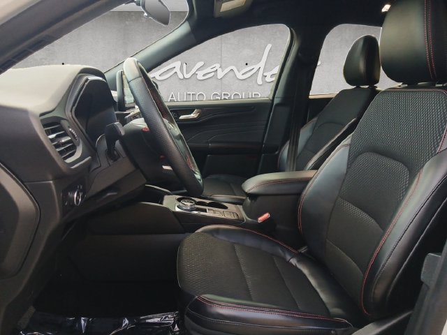 Certified 2025 Ford Escape ST-Line Select AWD/4WD image 20