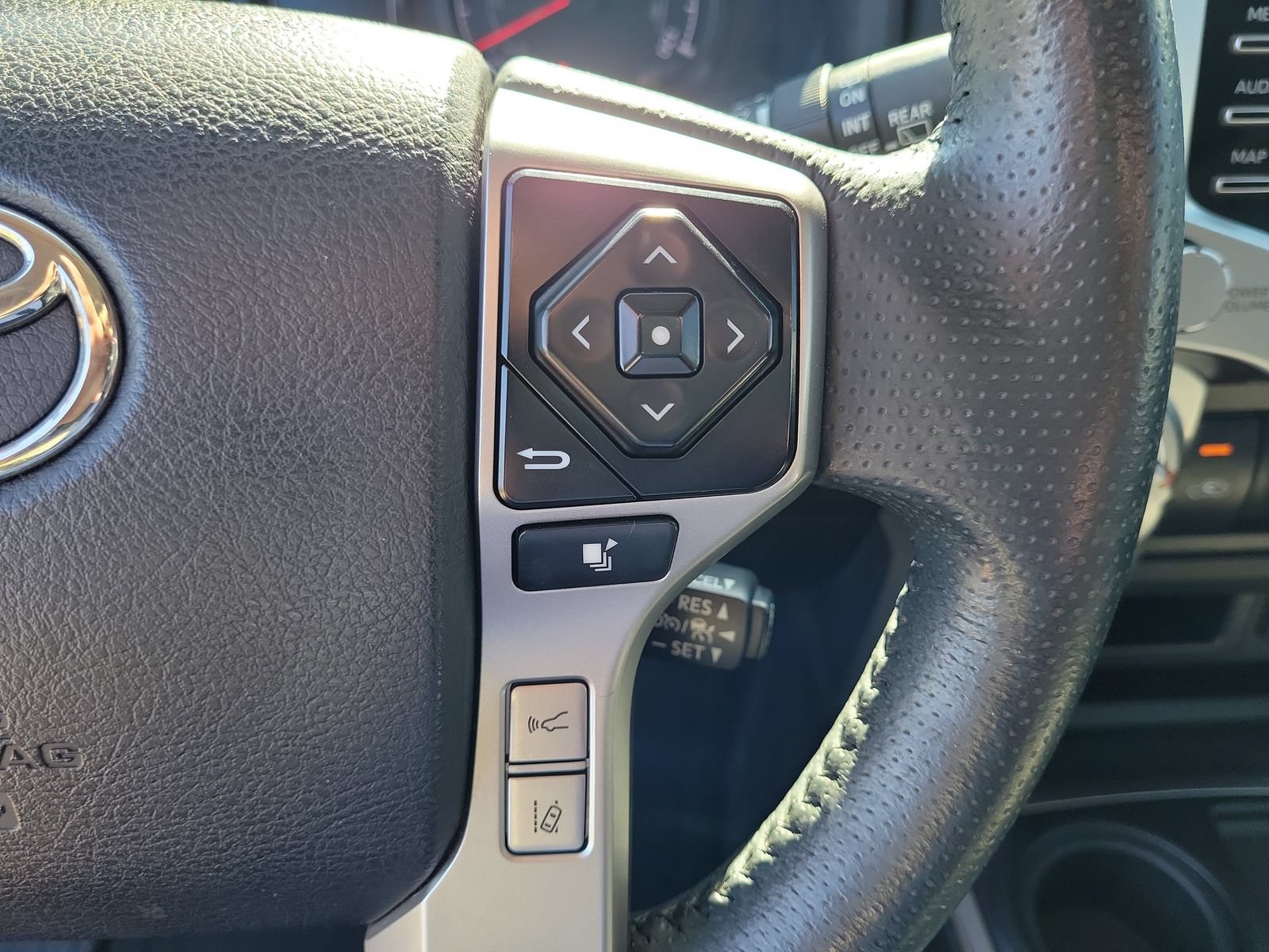Used 2022 Toyota 4Runner SR5 RWD image 20