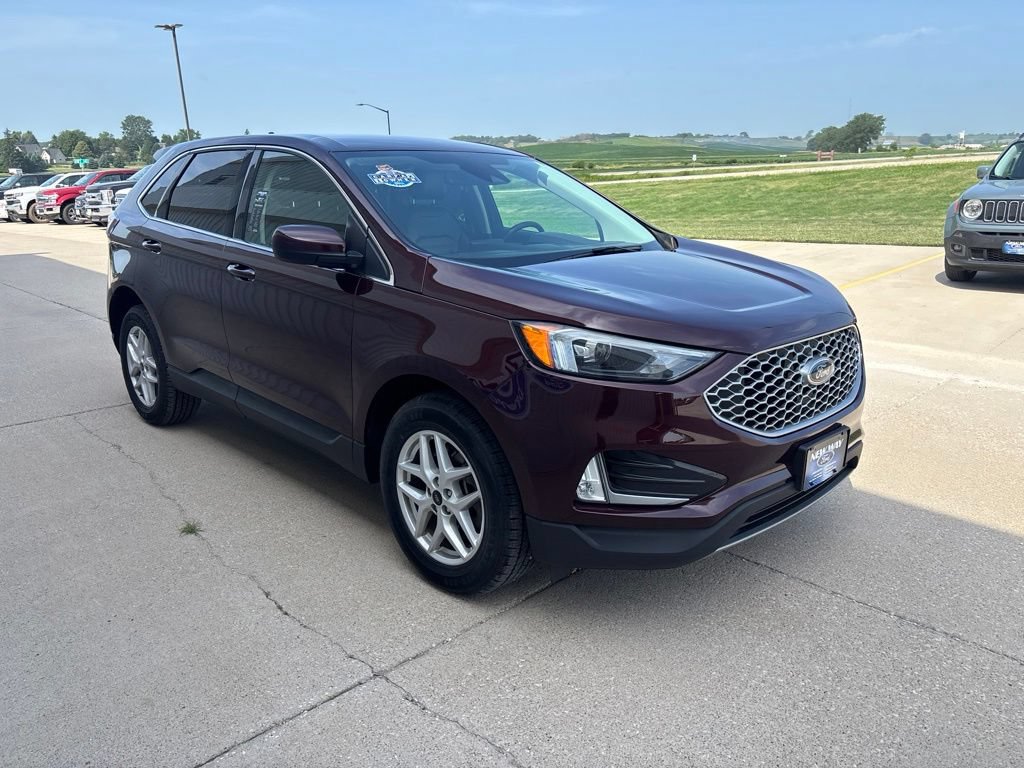Certified 2023 Ford Edge SEL w/ Convenience Package AWD/4WD image 3
