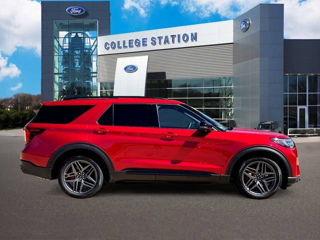 Certified 2025 Ford Explorer ST AWD/4WD image 4