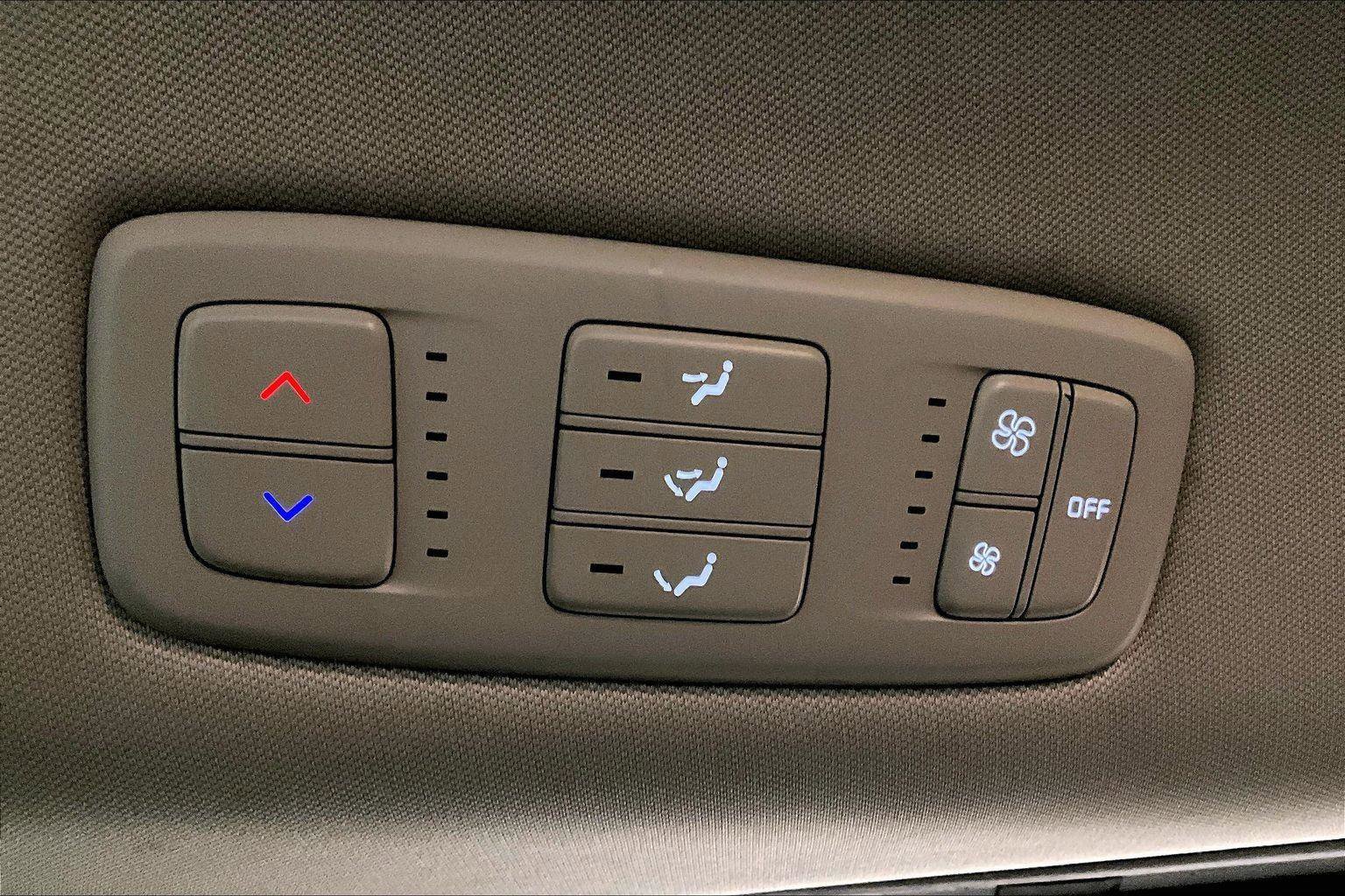 Used 2022 Kia Carnival LX image 33