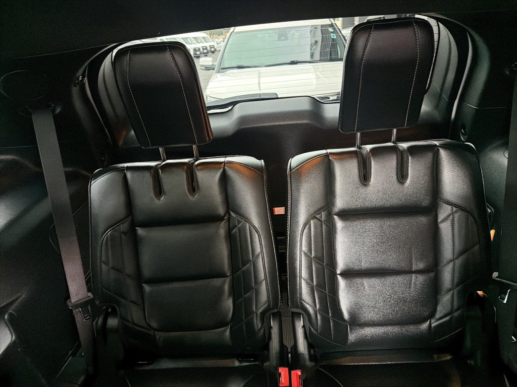 Certified 2018 Ford Explorer Platinum AWD/4WD image 38