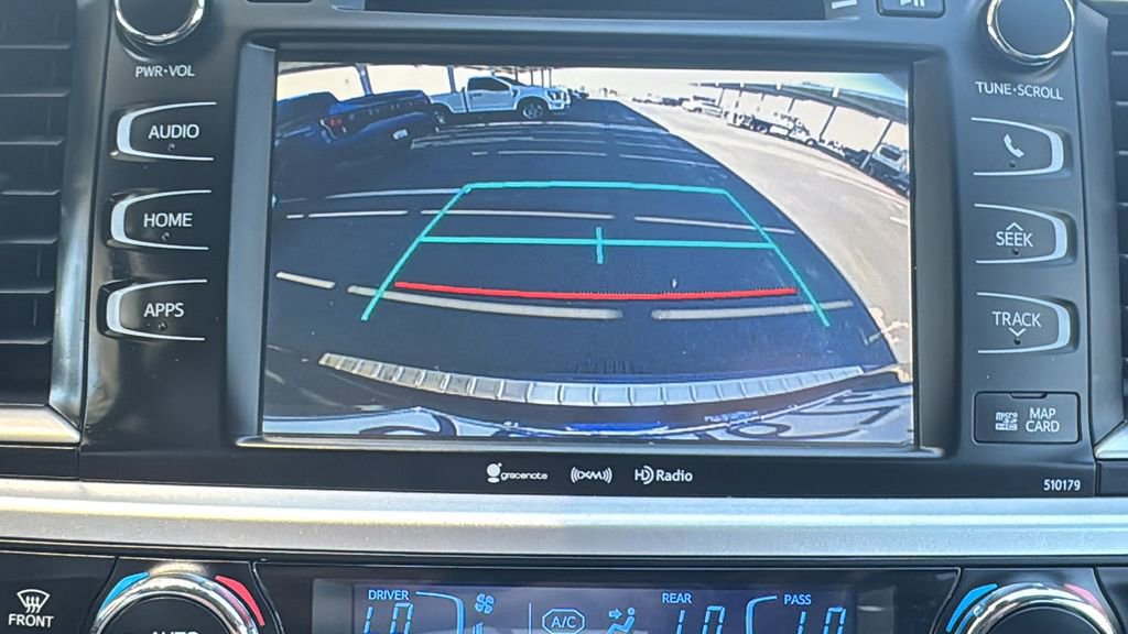 Used 2017 Toyota Highlander SE image 16