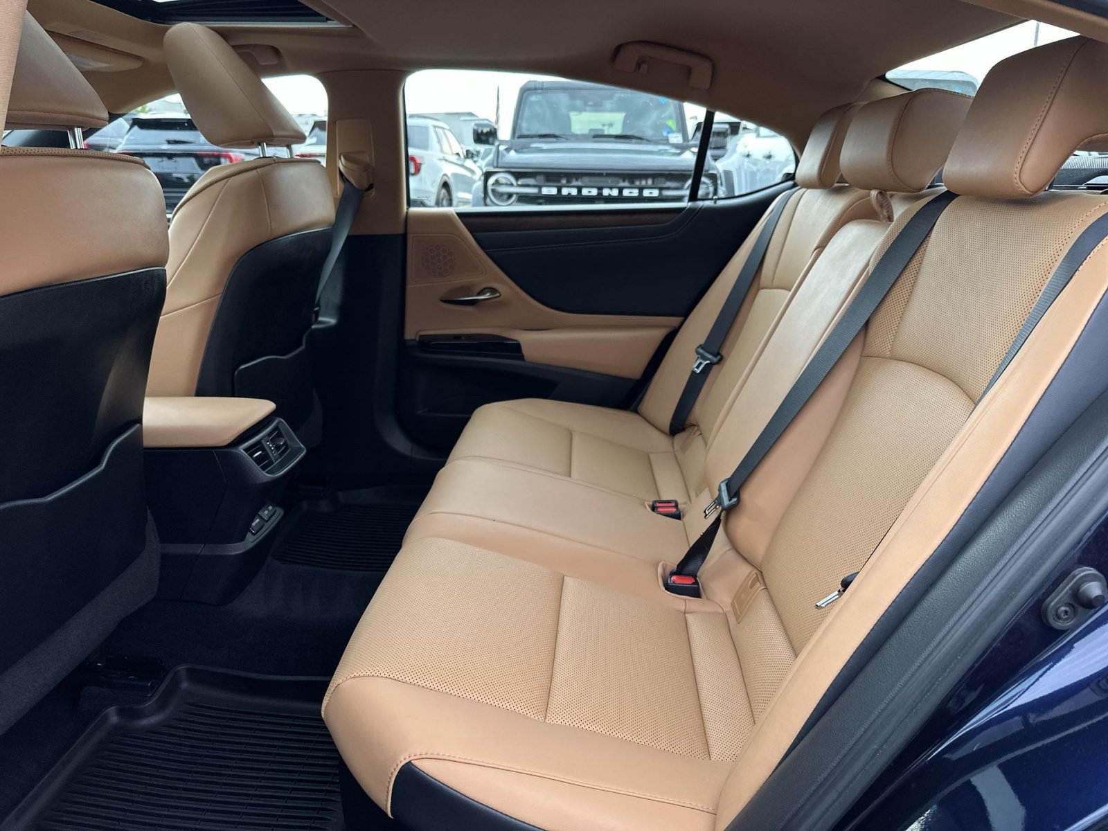 Used 2022 Lexus ES 300h w/ Premium Package FWD image 26