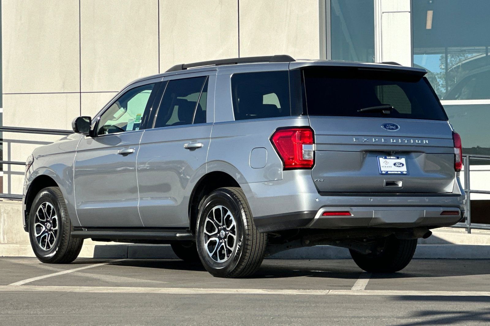 Certified 2024 Ford Expedition XLT image 5