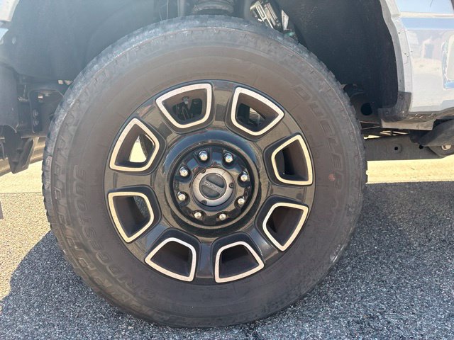 Certified 2025 Ford F350 Platinum w/ FX4 Off-Road Package AWD/4WD image 16