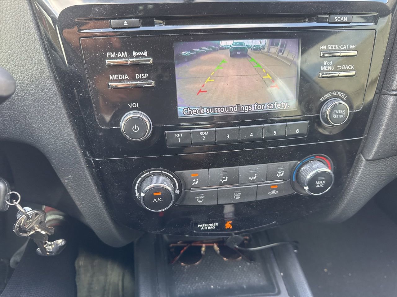 Used 2017 Nissan Rogue S image 12