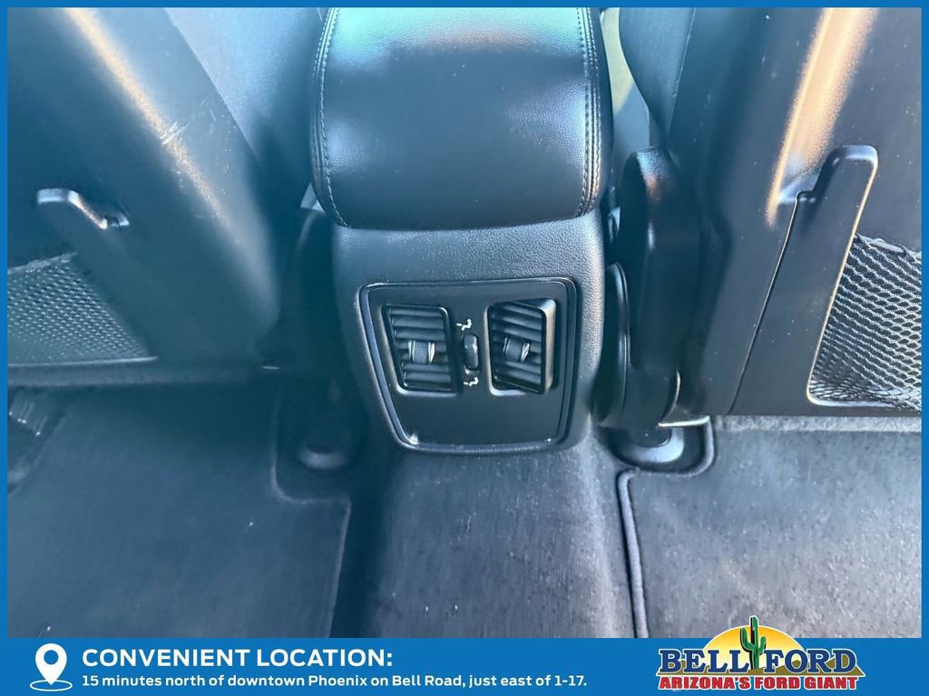 Used 2021 Jeep Grand Cherokee Laredo image 13