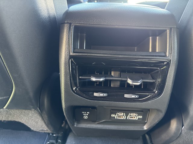 Used 2025 Jeep Grand Cherokee Altitude RWD image 20