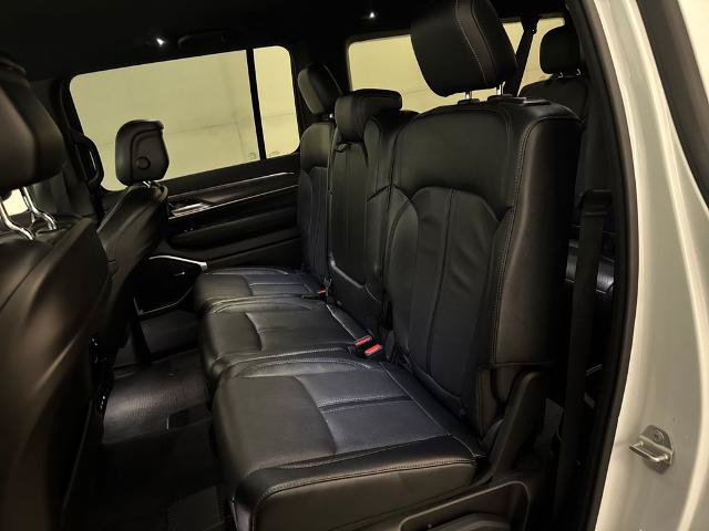 Used 2024 Jeep Wagoneer L Series II RWD image 32