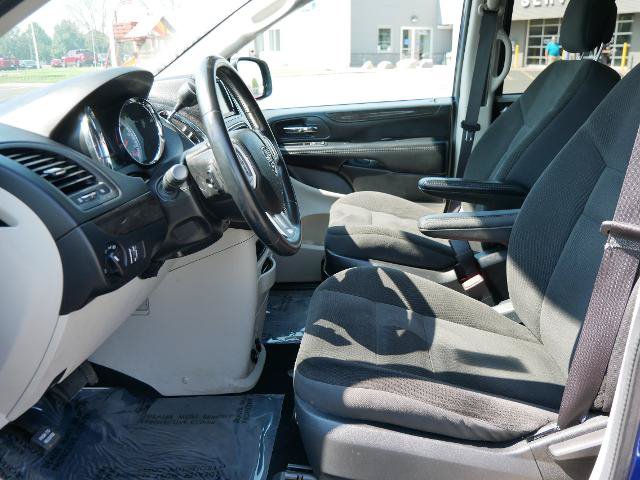 Used 2019 Dodge Grand Caravan SE w/ UConnect Hands-Free Group FWD image 10