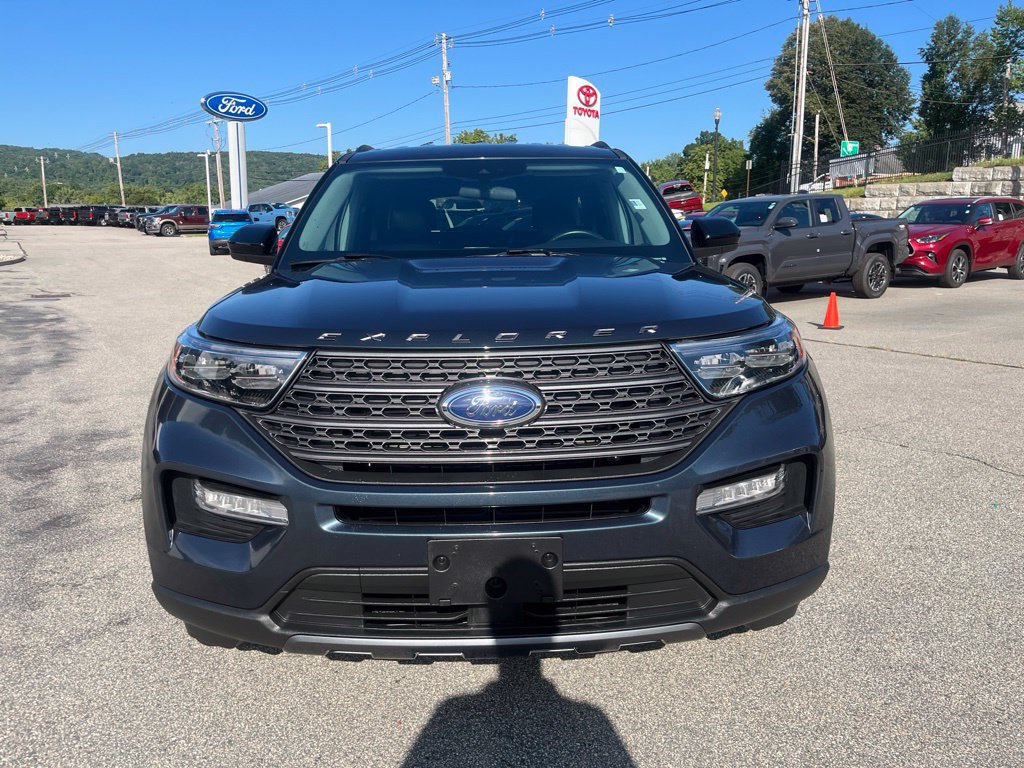 Certified 2024 Ford Explorer XLT w/ Equipment Group 202A AWD/4WD image 2