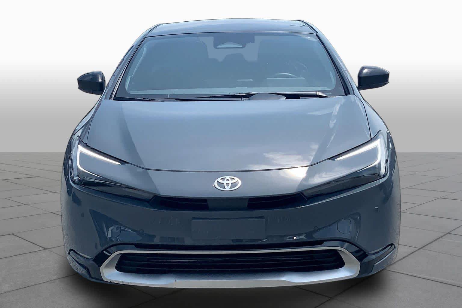 Used 2024 Toyota Prius Prime Premium FWD image 4