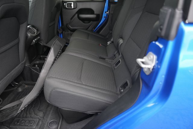 Used 2021 Jeep Gladiator Willys image 12