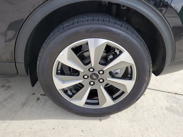 Certified 2025 Ford Escape Platinum AWD/4WD image 14