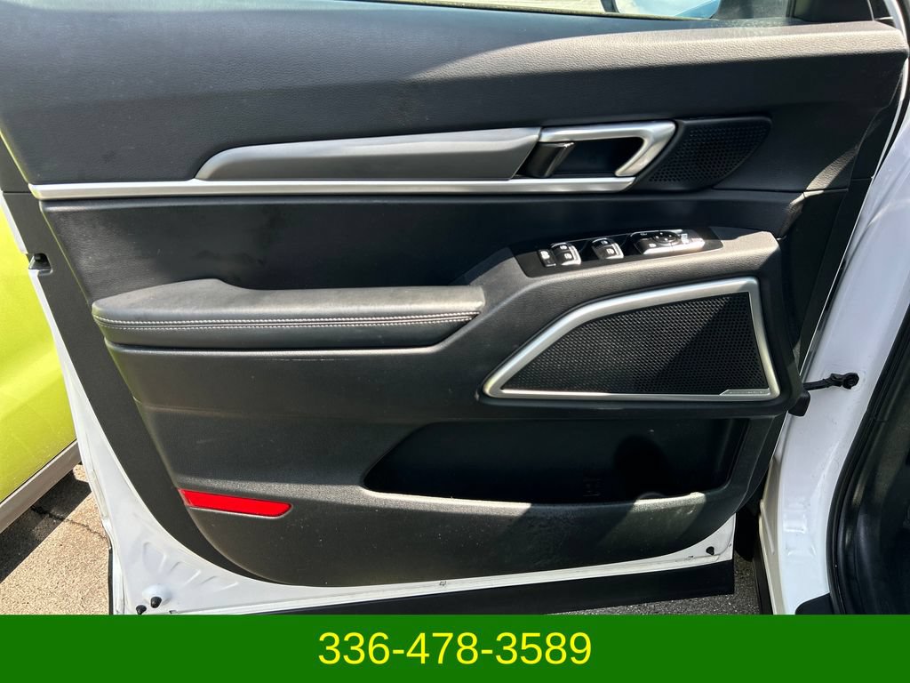 Used 2022 Kia Telluride LX AWD/4WD image 10