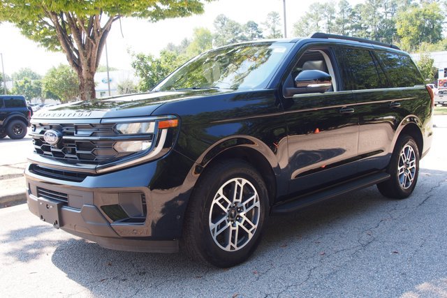 Certified 2025 Ford Expedition Active AWD/4WD image 3