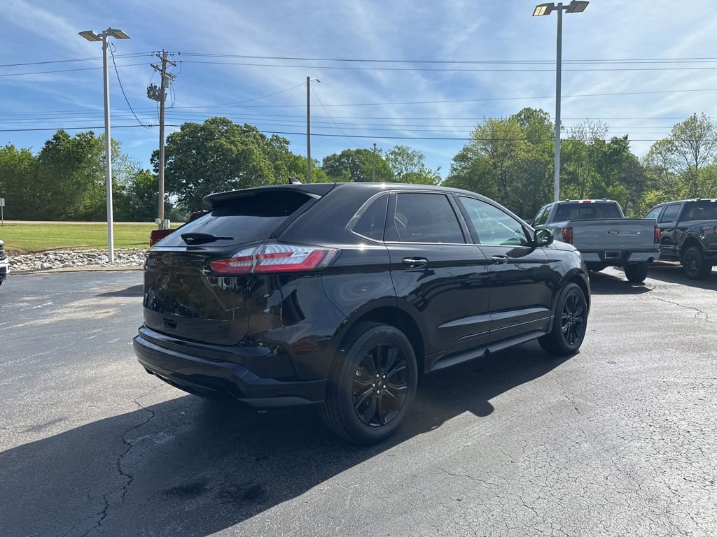 Certified 2024 Ford Edge SE w/ Black Appearance Package AWD/4WD image 5