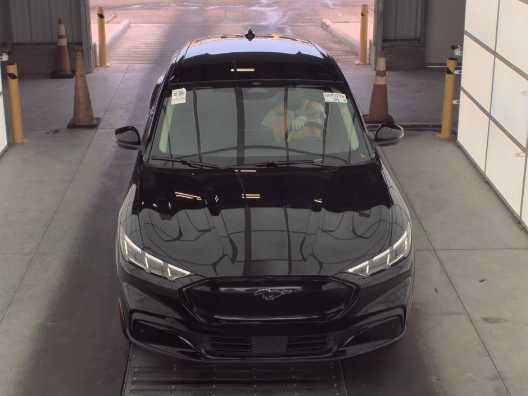Certified 2025 Ford Mustang Mach-E Premium RWD image 4