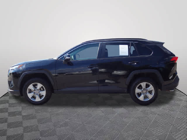 Used 2024 Toyota RAV4 XLE AWD/4WD image 2