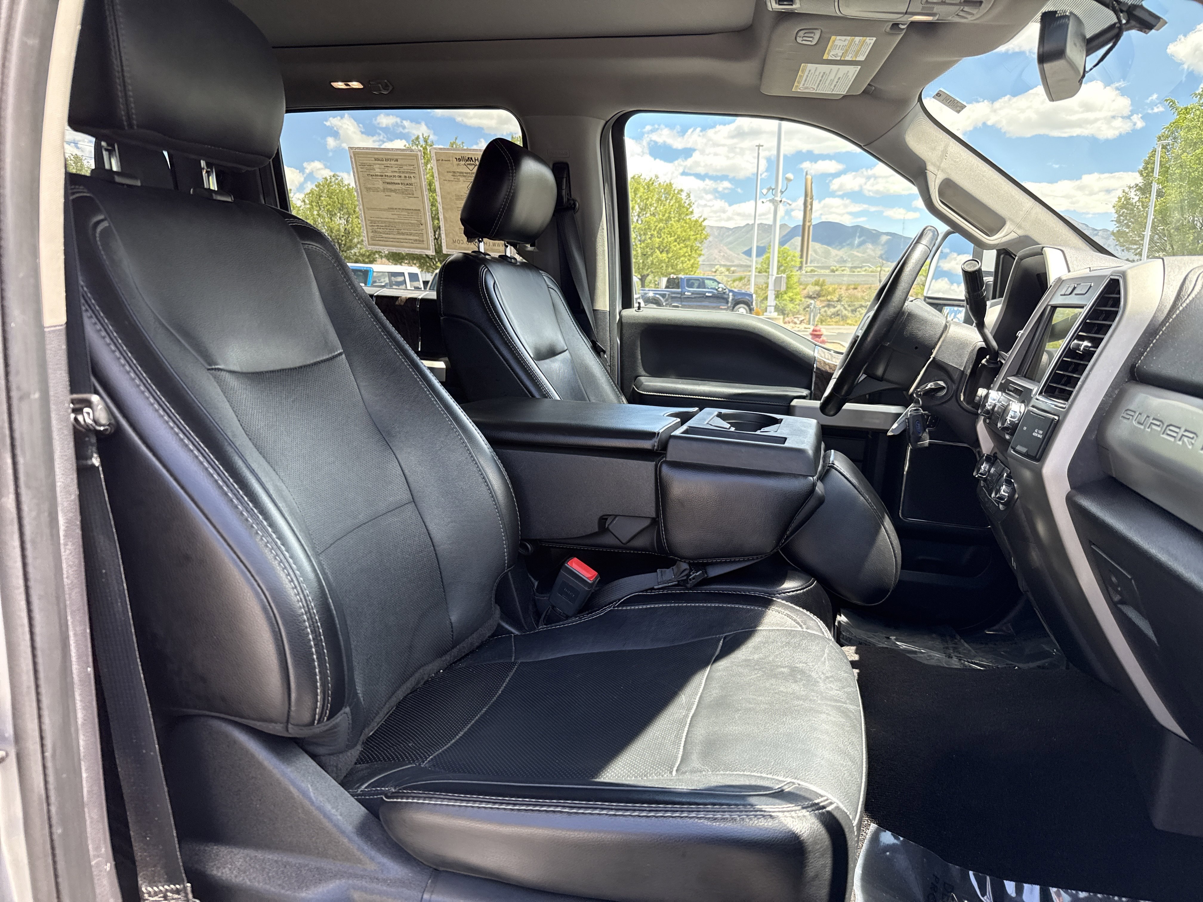 Certified 2019 Ford F350 Lariat w/ Camper Package AWD/4WD image 28