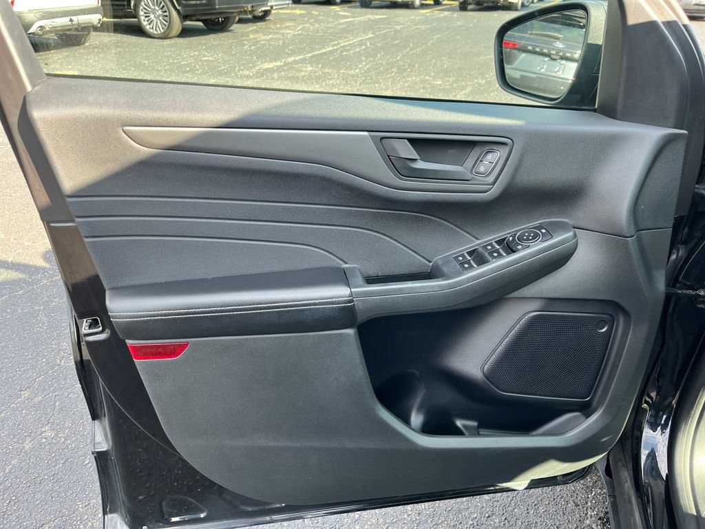 Certified 2023 Ford Escape Active AWD/4WD image 18