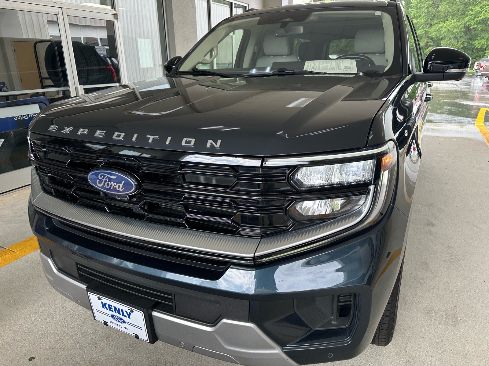 Certified 2025 Ford Expedition Max Platinum w/ Driver's Package