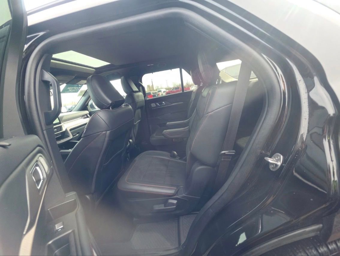 Certified 2025 Ford Explorer ST image 7