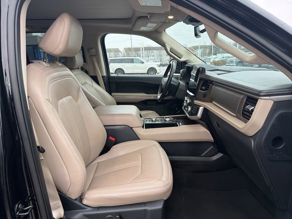 Certified 2024 Ford Expedition Limited image 32