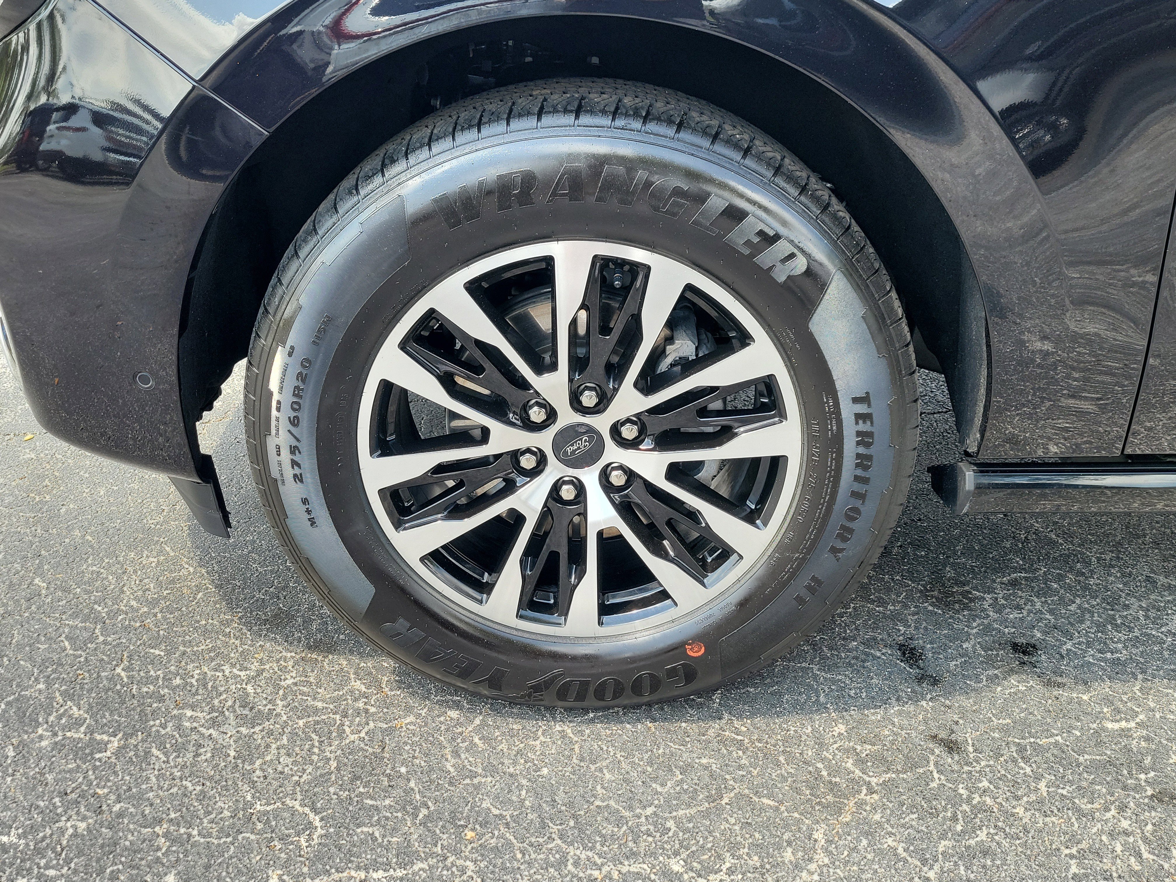 Certified 2025 Ford Expedition Platinum image 8