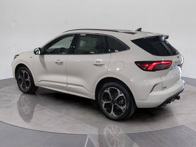 Certified 2023 Ford Escape ST-Line Select w/ Tech Pack #2 AWD/4WD image 3