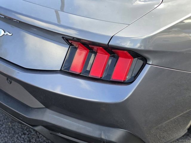 Certified 2024 Ford Mustang Coupe RWD image 7
