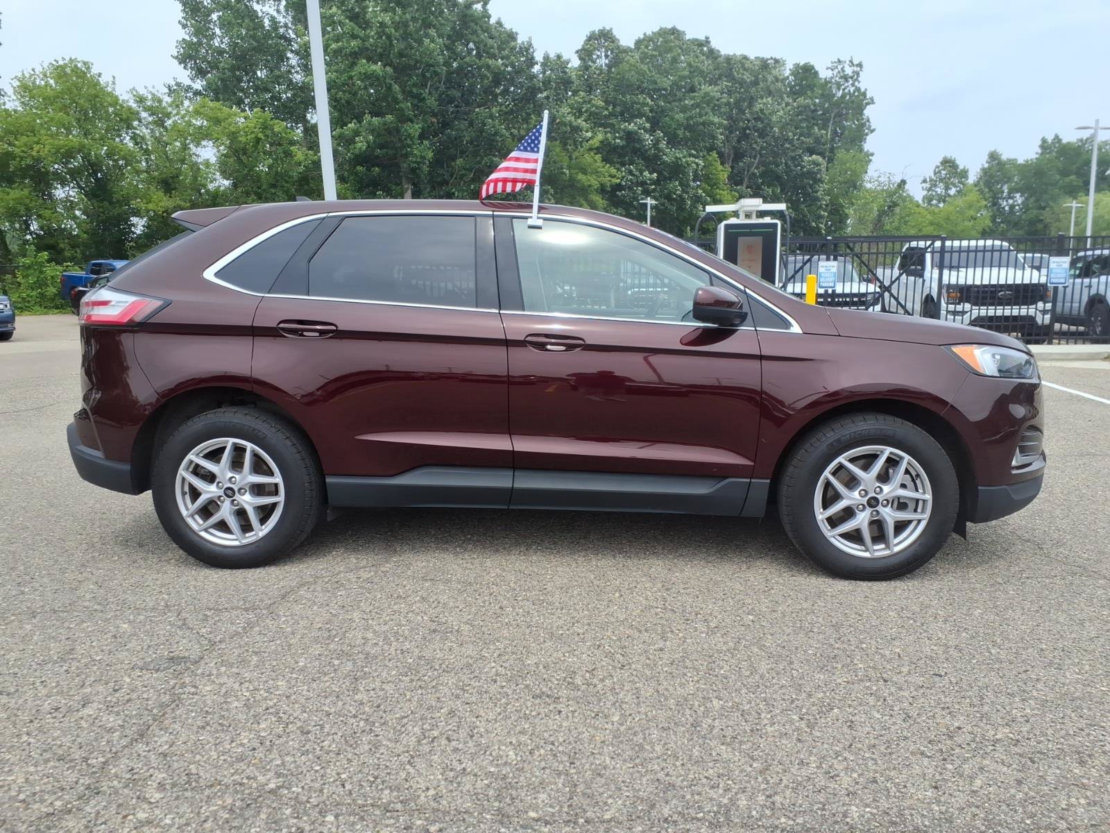 Certified 2023 Ford Edge SEL w/ Convenience Package AWD/4WD image 9
