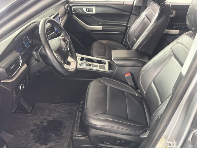 Certified 2023 Ford Explorer XLT w/ Equipment Group 202A RWD image 19
