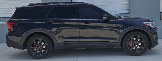 Certified 2025 Ford Explorer ST AWD/4WD image 6