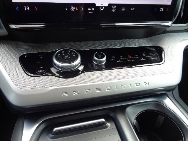 Certified 2025 Ford Expedition Active AWD/4WD image 9