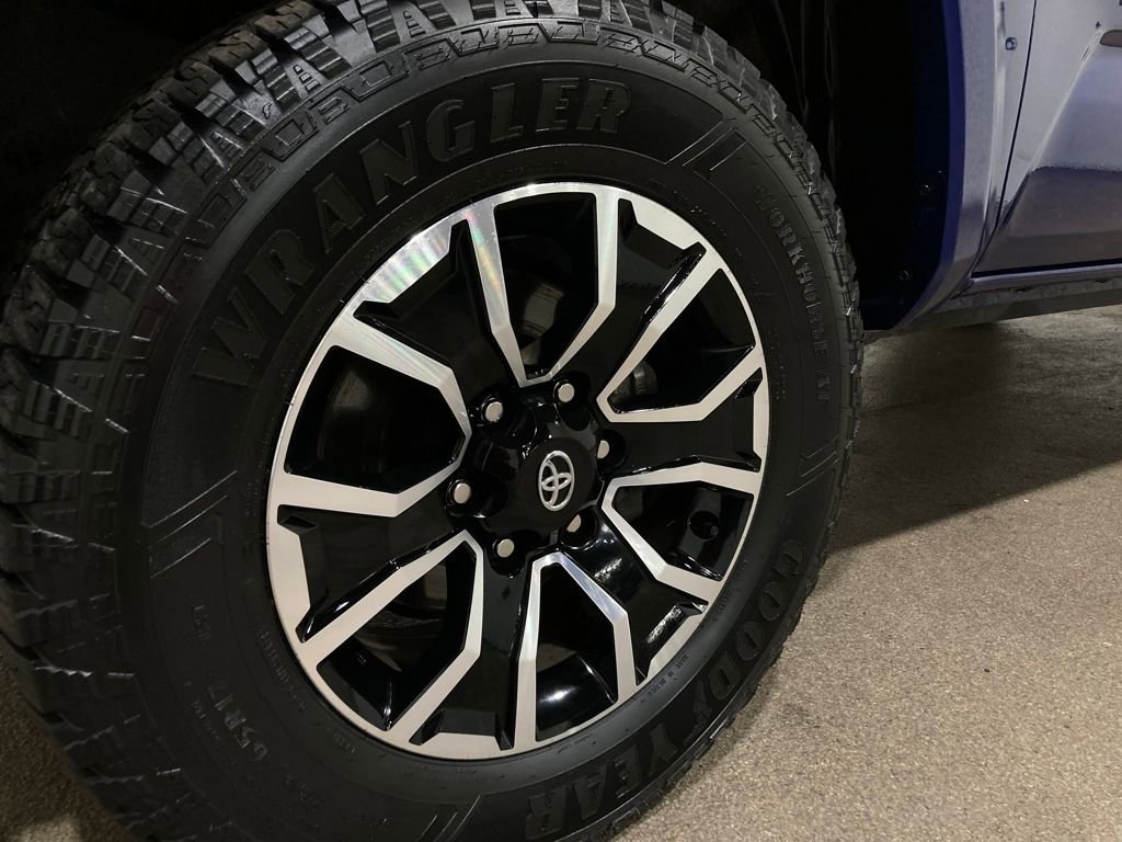 Used 2023 Toyota Tacoma TRD Sport image 14