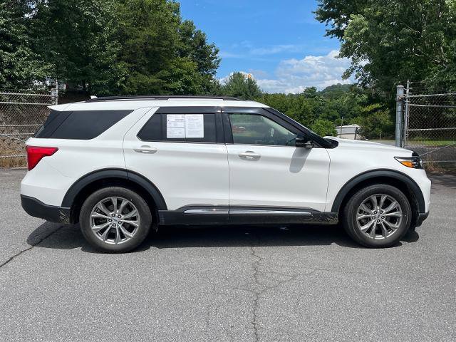 Certified 2022 Ford Explorer XLT w/ Equipment Group 202A AWD/4WD image 2