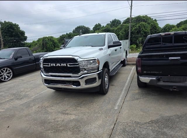 Used 2022 RAM 2500 Tradesman w/ Chrome Appearance Group AWD/4WD image 2