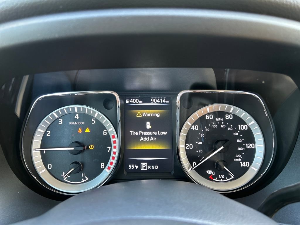 Used 2017 Nissan Titan SV image 16