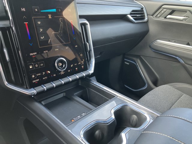 Used 2025 GMC Acadia Elevation image 31