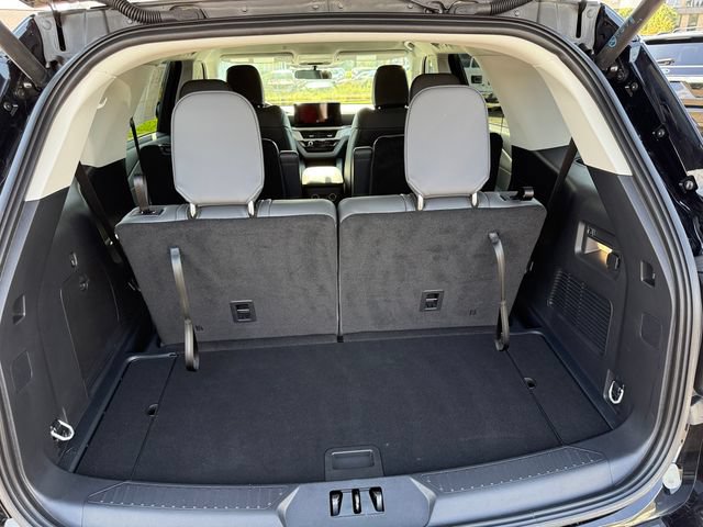 Certified 2025 Ford Explorer Active w/ Active Comfort Package AWD/4WD image 40