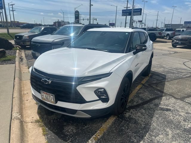 Used 2025 Chevrolet Blazer LT w/ Midnight/Sport Edition FWD image 1