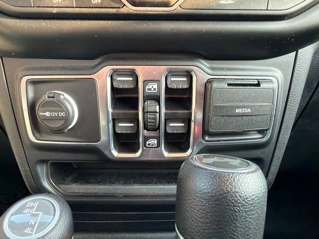 Used 2023 Jeep Wrangler Unlimited Sport AWD/4WD image 33