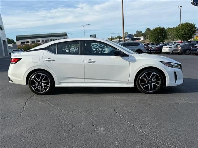 Used 2025 Nissan Sentra SR FWD image 3