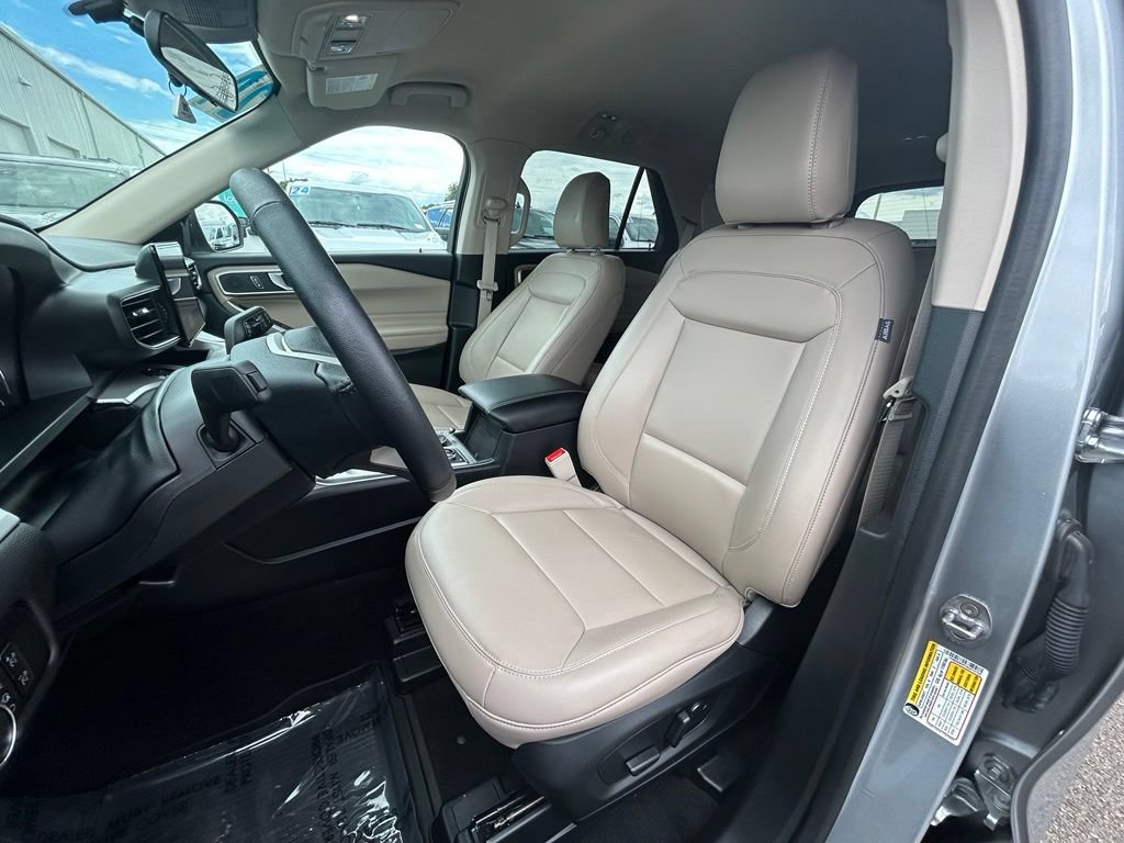 Certified 2024 Ford Explorer XLT w/ Equipment Group 202A AWD/4WD image 15